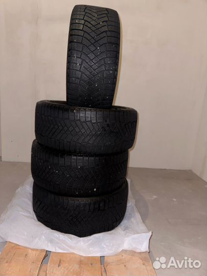 Pirelli Ice Zero FR 245/40 R18 97H