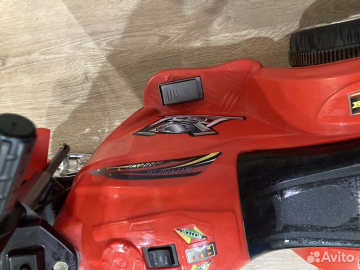 Детский электромобиль на аккумуляторе