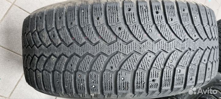 Bridgestone Blizzak Spike-01 225/55 R18 98T