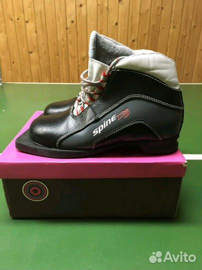 Лыжные ботинки