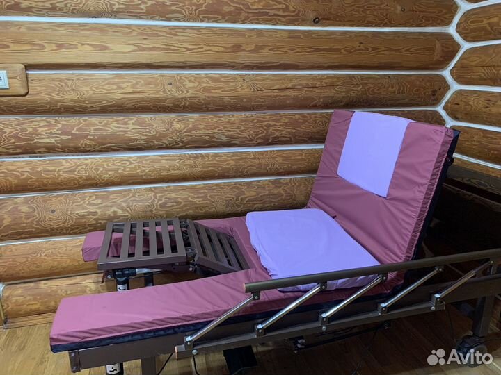 Кровать для лежачих больных, с электроприводом