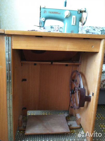 Швейная машинка подольская ножная Чайка- 115-1