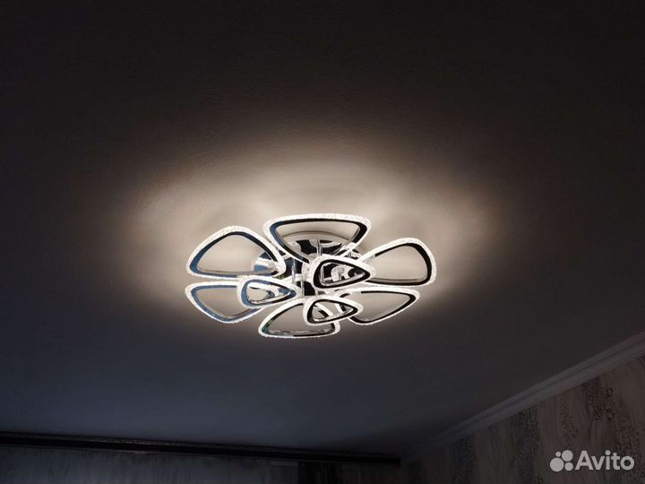 Люстра потолочная светодиодная с пультом