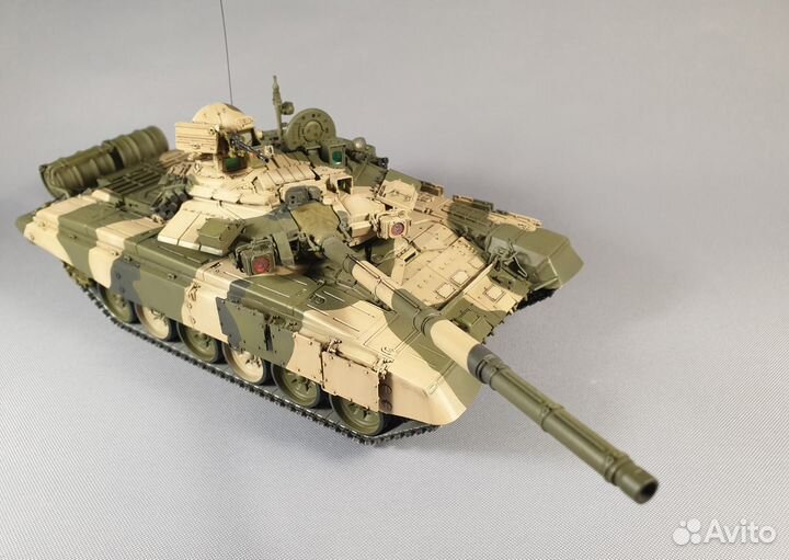 Танк Т-90 1/35 (собранный и окрашенный)
