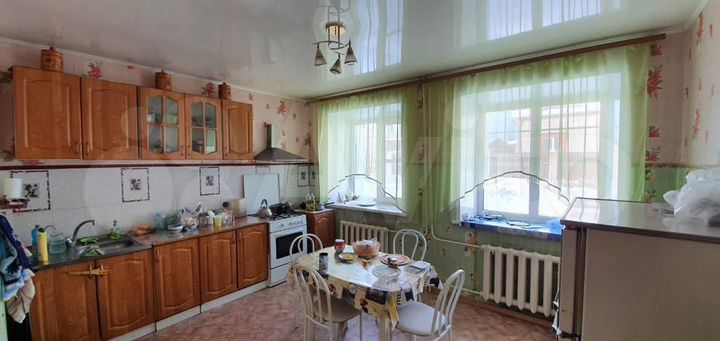 Дом 260 м² на участке 8 сот.