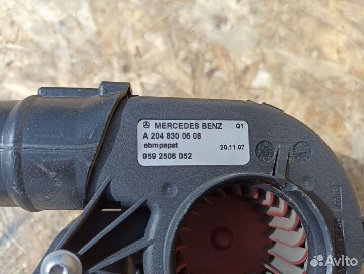 Радиальный вентилятор Mercedes W204