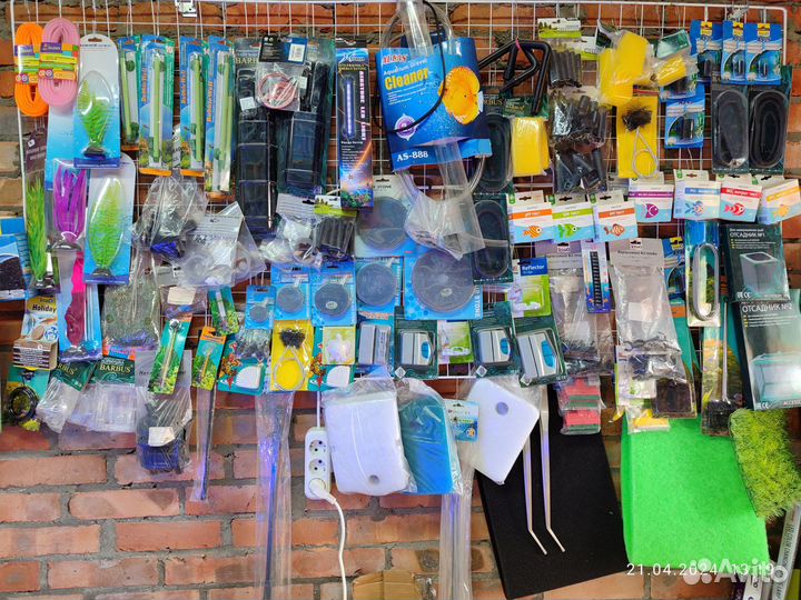 Продаю:аквариумы,оборудование, корма