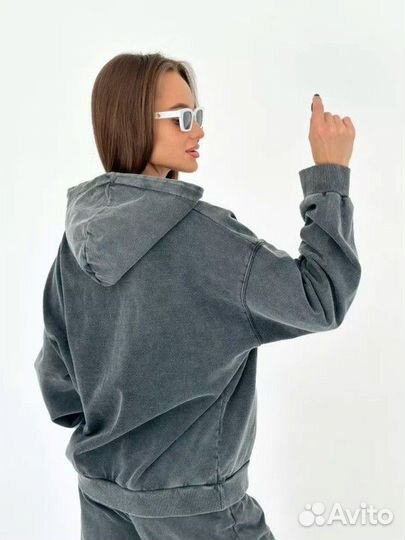 Спортивный костюм женский