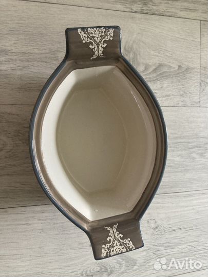 Блюдо с крышкой