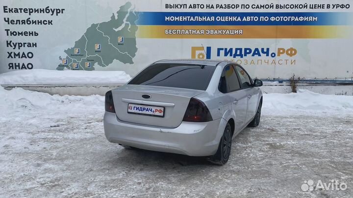 Трос стояночного тормоза Ford Focus 2 1707757