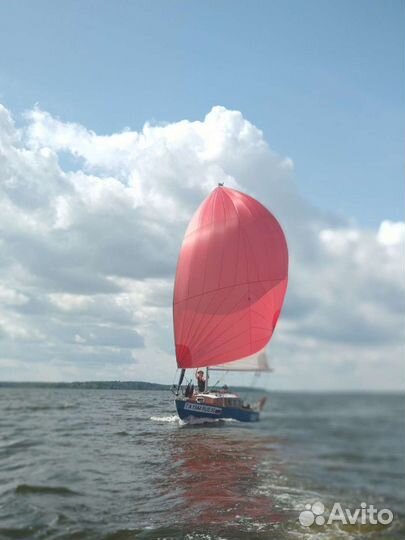 Парусная яхта