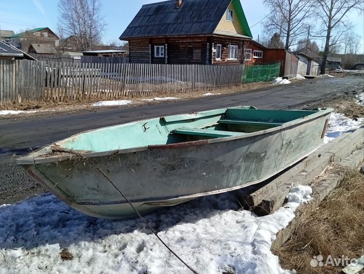 Продаётся лодка Днепр