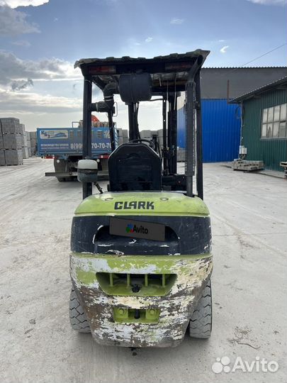 Вилочный погрузчик Clark C25G, 2010