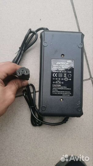 Зарядное устройство 60v вольт 67.2v 5A ампер