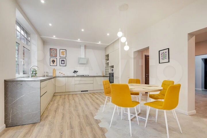 Дом 362,4 м² на участке 16,4 сот.