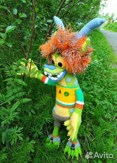 Вязаный динозавр