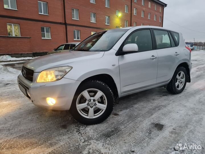 Toyota RAV4 2.0 AT, 2007, 241 000 км