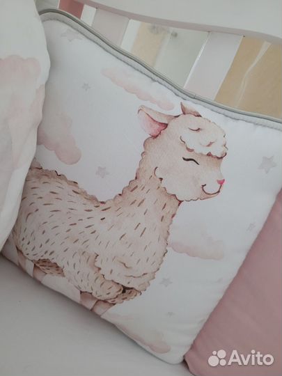 Бортики в кроватку с балдахином