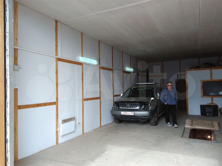 Гараж, > 30 м²