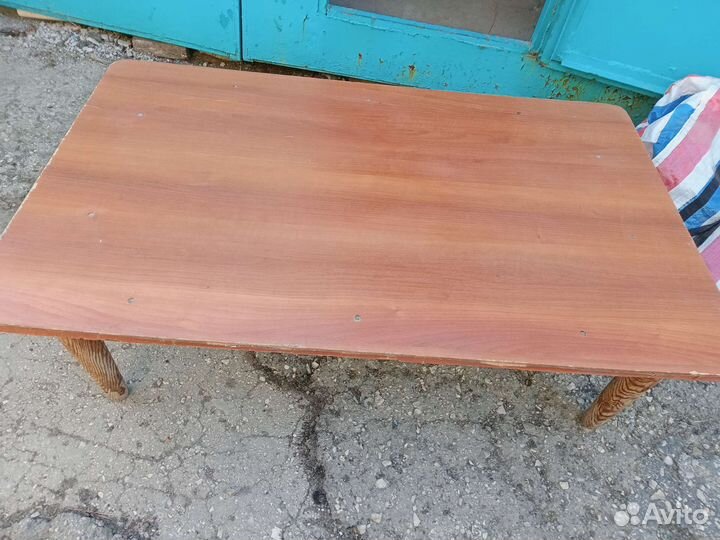 Стол на тапчан