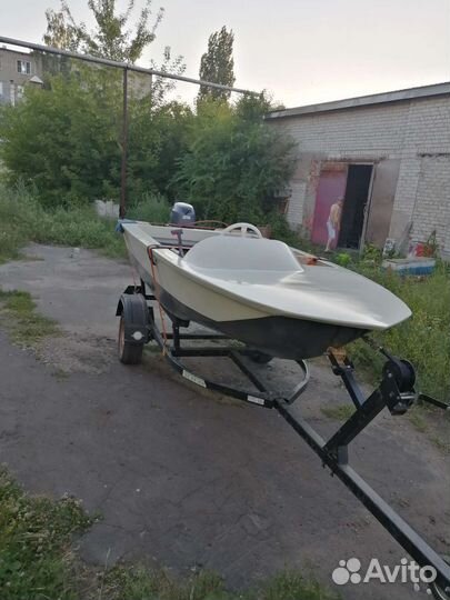 Лодка моторная