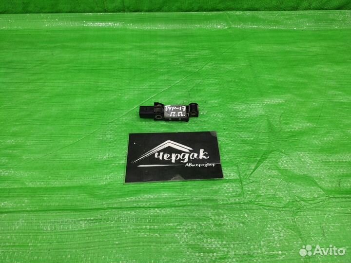 Датчик airbag прав. перед. Volkswagen Touareg