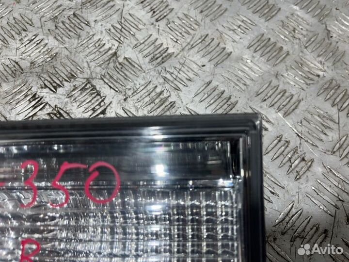 Фонарь внутренний задний левый Lexus Rx350