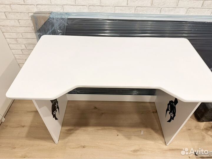 Стол игровой