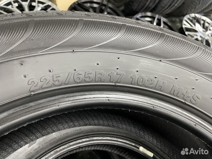 Kumho Solus KL21 225/65 R17 102H
