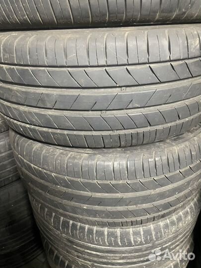 Kumho Ecsta HS52 215/45 R16