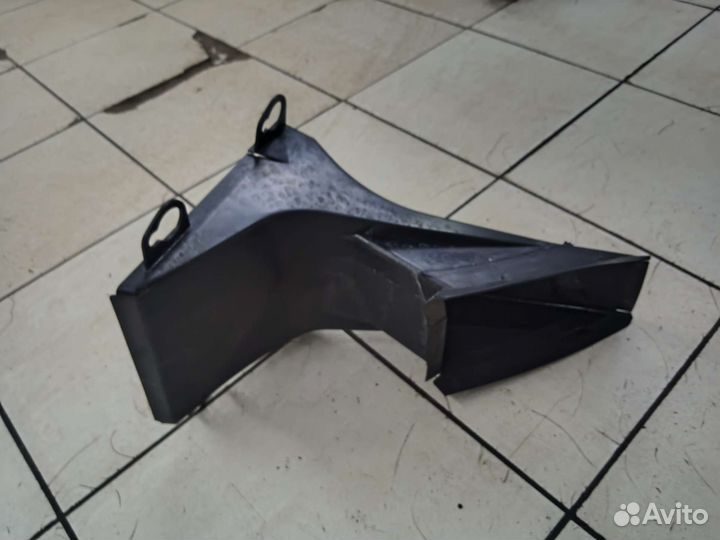 Воздуховод левого радиатора Audi A6C7