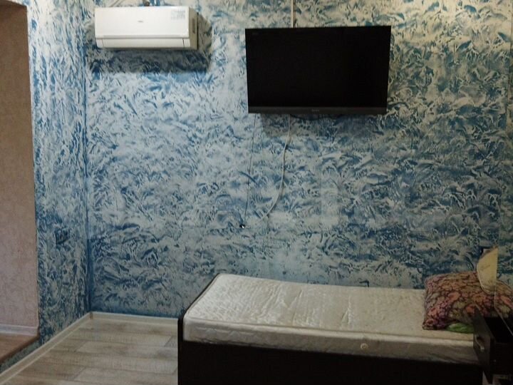 Комната 45 м² в 2-к., 1/2 эт.