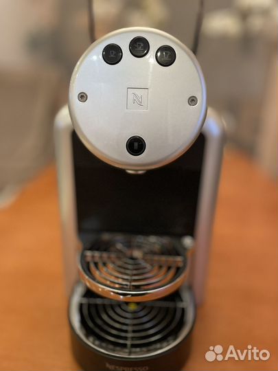 Кофемашина капсульная Nespresso Zenius