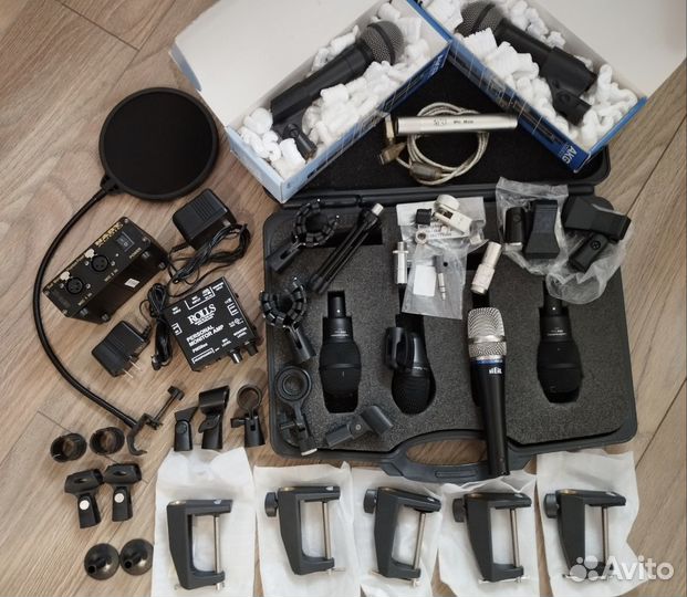 Студийное оборудование, микрофоны, аксессуары