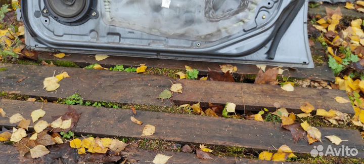 Дверь передняя правая Nissan Almera N16