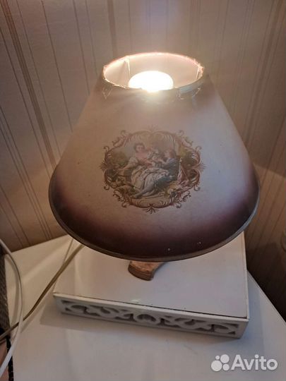 Лампа настольная