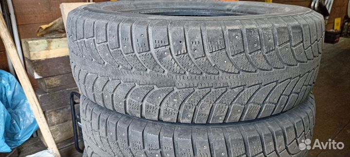 GT Radial Champiro IcePro 215/70 R16