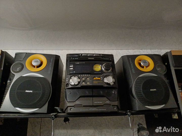 Музыкальный центр philips