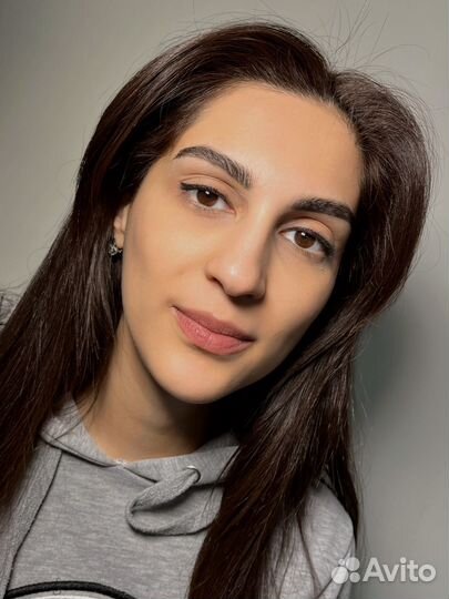 Модель на брови