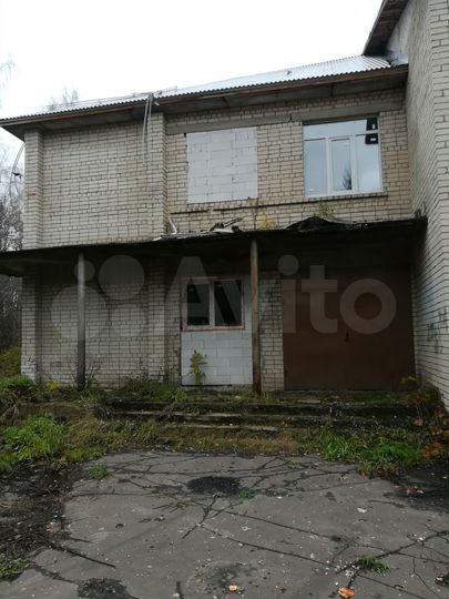 Здание, 1050 м²