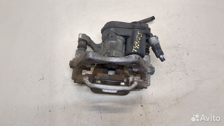 Суппорт левый задний Toyota Corolla E210 2018