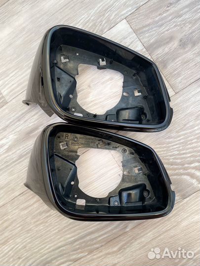 Рамка зеркала правая BMW F30