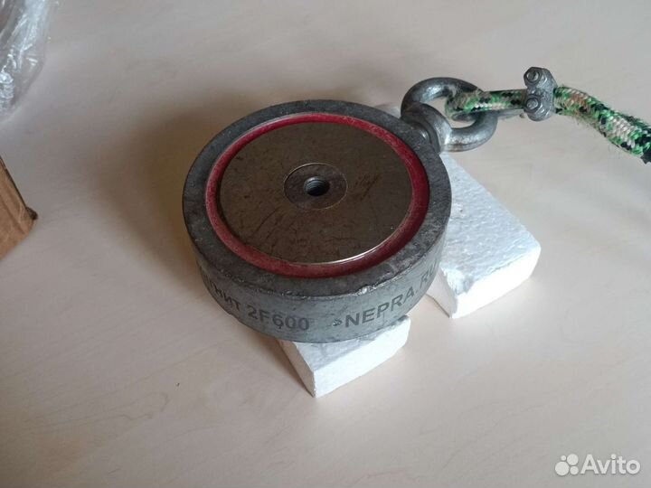 Двусторонний поисковый магнит непра 2F600