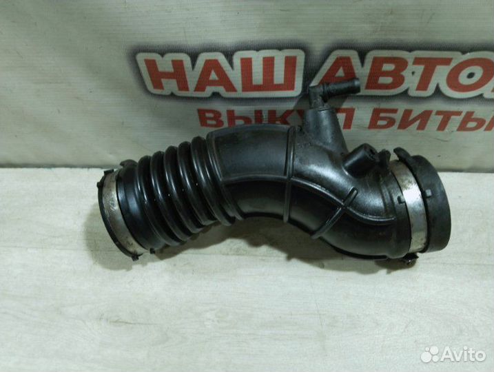 Патрубок воздушного фильтра Renault Fluence 2011