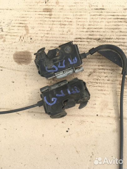 Замок капота правый / левый