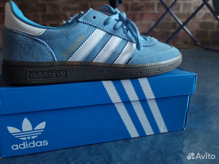 Кроссовки adidas spezial