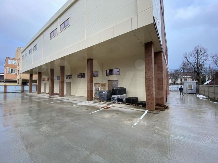 Здание, 1800 м²