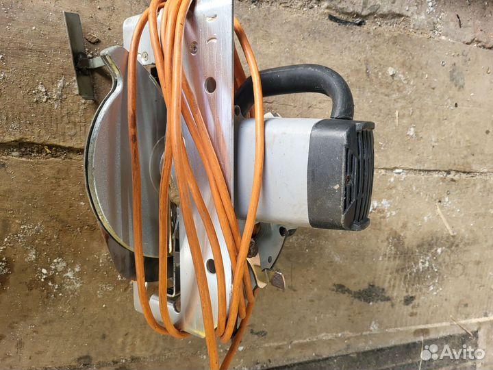 Циркулярная пила интерскол