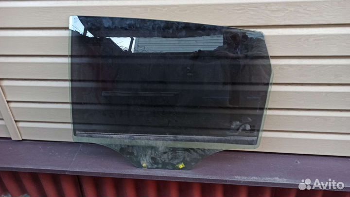 Стекло двери задней левой Chevrolet captiva