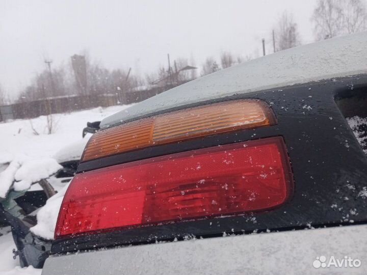 Бленда задняя Renault Laguna хэтчбек 1999